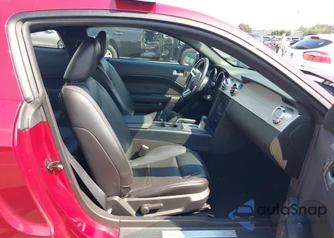 2007 Ford Mustang V6 Deluxe/V6 Premium z USA, uszkodzony, nr VIN 1ZVFT80N375232145